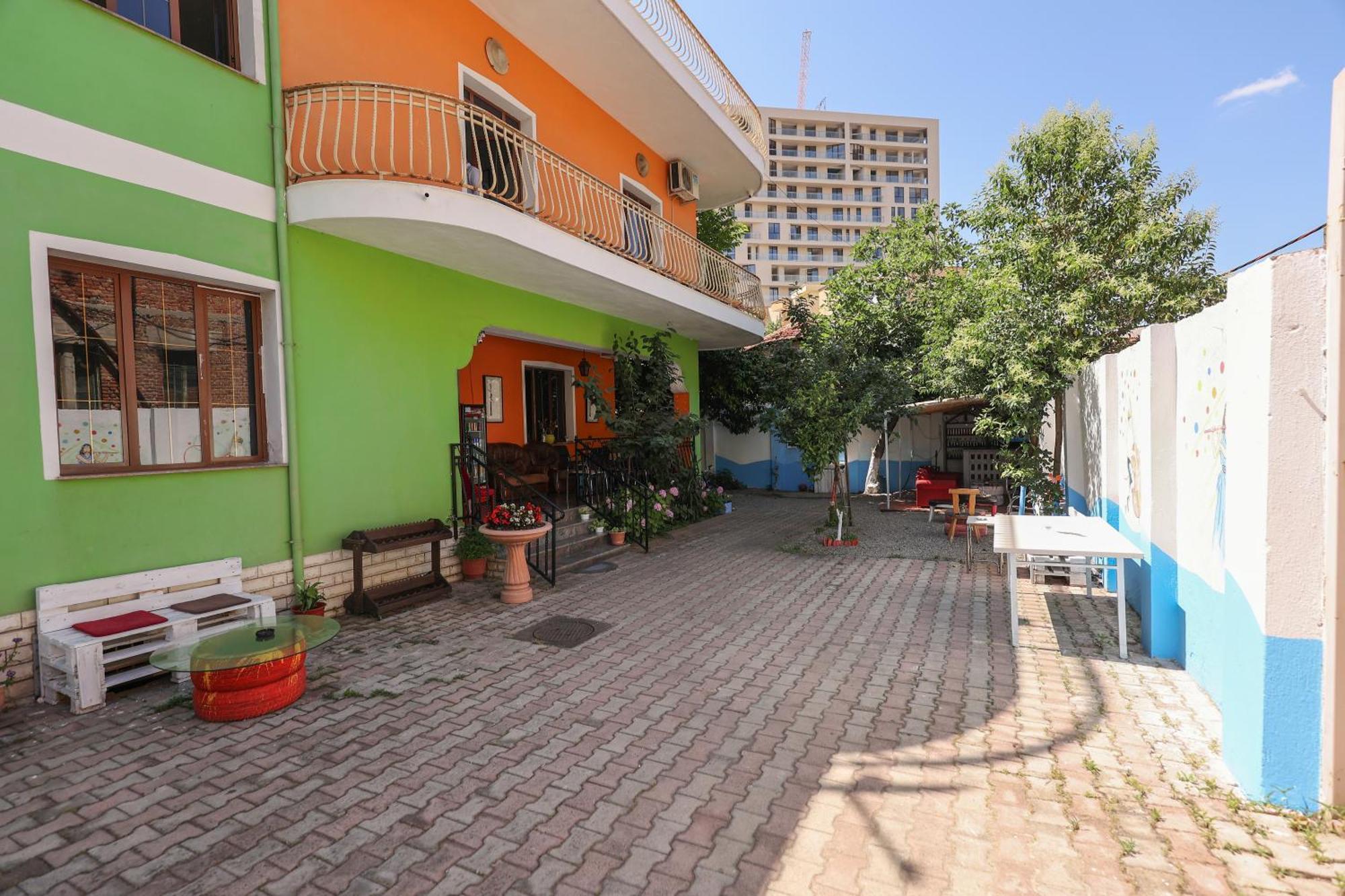 Hostel Osho Tiranë Eksteriør bilde