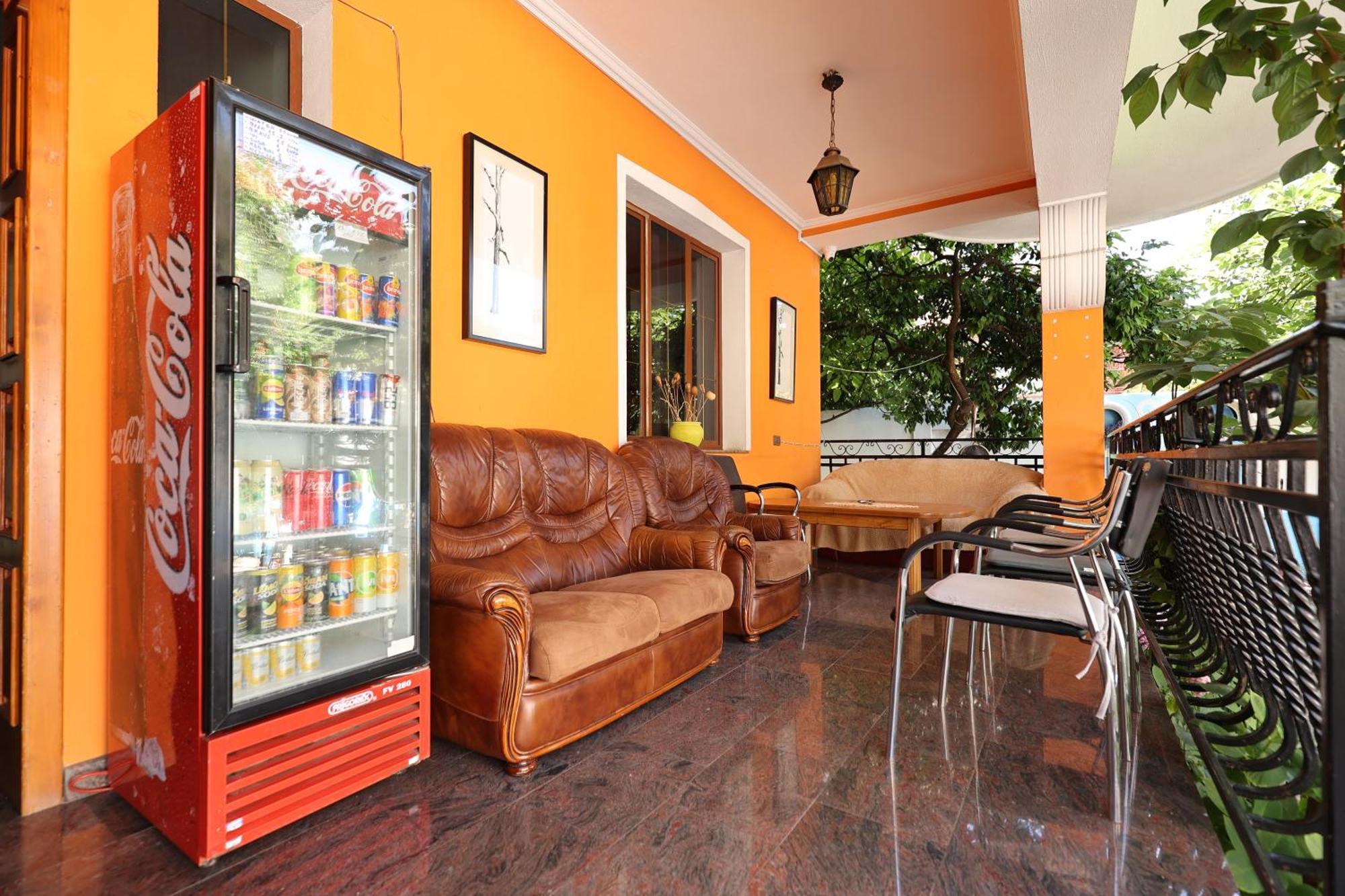 Hostel Osho Tiranë Eksteriør bilde