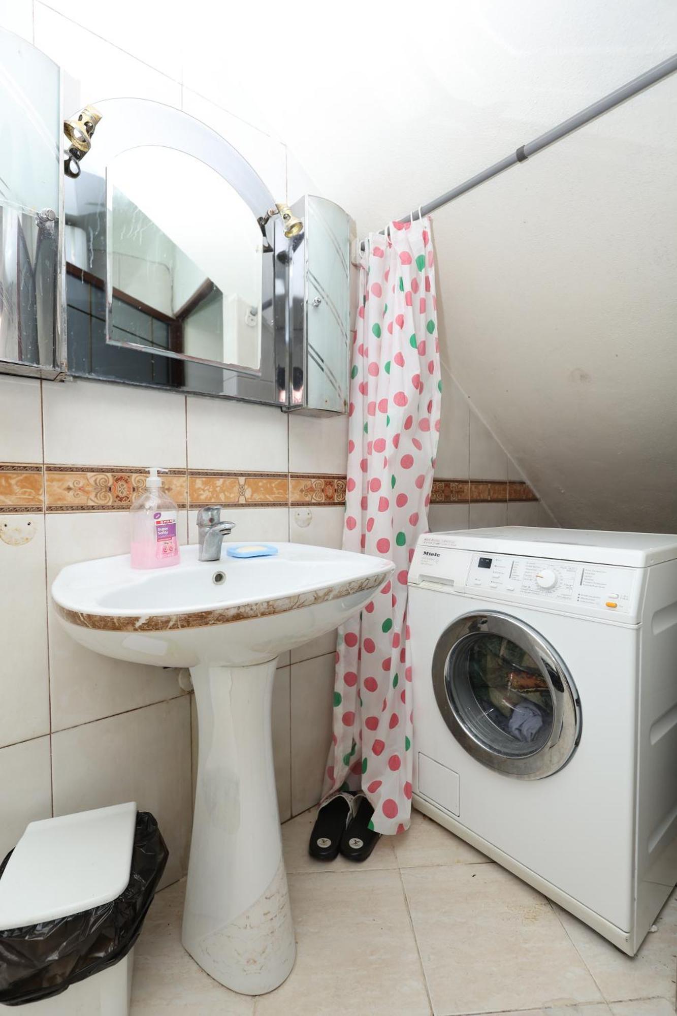 Hostel Osho Tiranë Eksteriør bilde